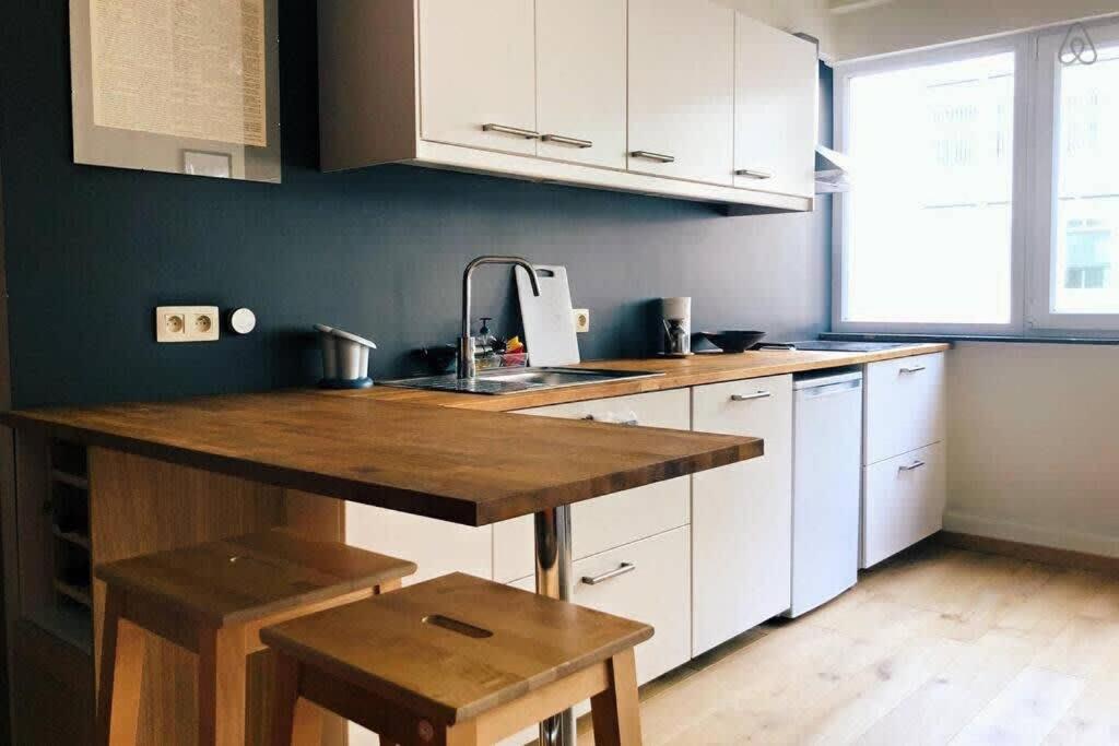 Fully Equipped Two Bedroom Schuman Area Bruxelles