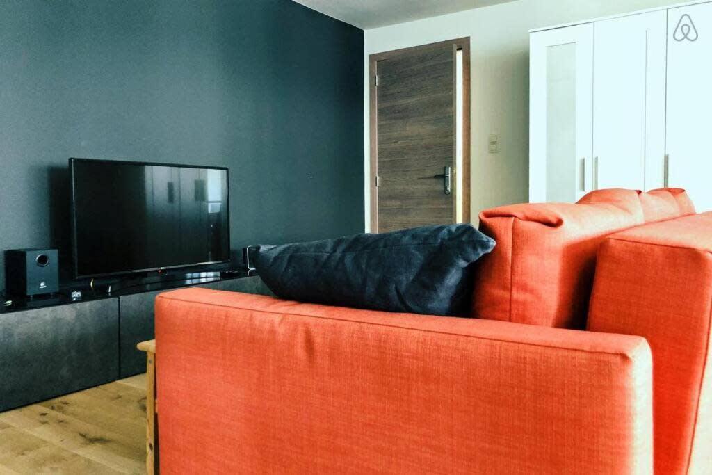Fully Equipped Two Bedroom Schuman Area * Bruxelas